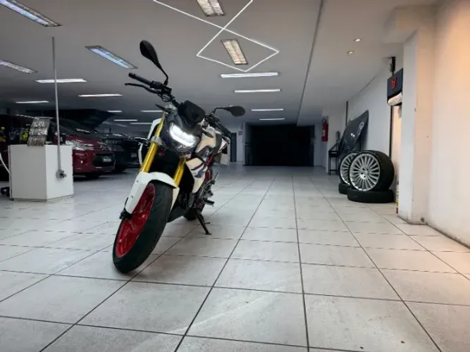 BMW G310R 2022 segundo dono 313cc 34cv