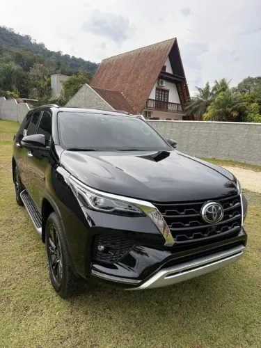 Toyota Hilux SW4 SRX 4X4 2.8 TDI 16V Dies. Aut. 2024