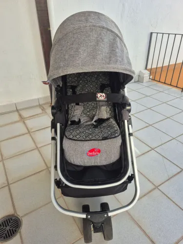 Carrinho de passeio para bebê
