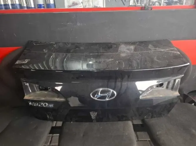 Tampa traseira Hyundai hb20s 2021 2023 original