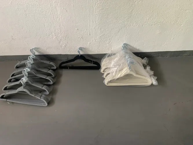 122 Cabides de veludo 