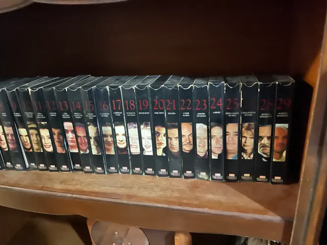 28 fitas VHS da Videoteca Caras