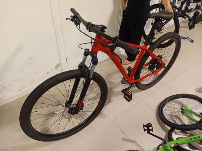 Vendo rockrider aro 29 usada apenas 3 vezes 