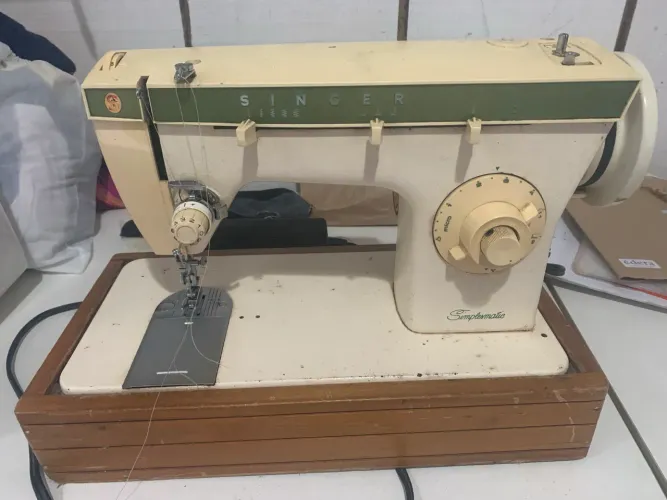 Máquina de costura 