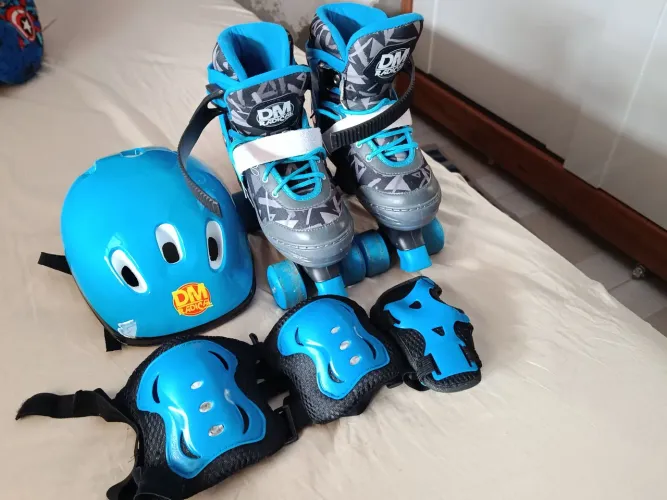 Vendo patins 4 rodas 