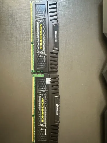 2 memória ram DDR3 8gb 1600mhz - Corsair Vengeance