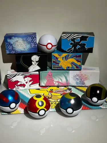Etb e Pokébolas TCG Pokémon (leia o anúncio)