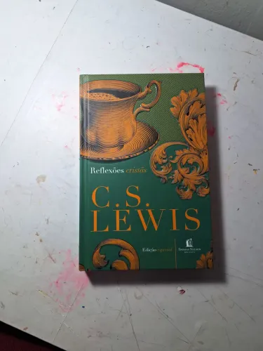 Livros seminovos em perfeito estado de preservação