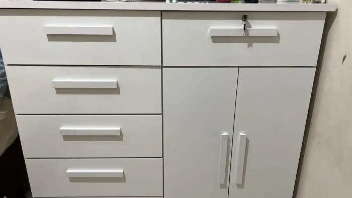 Vende-se cômoda em perfeito estado