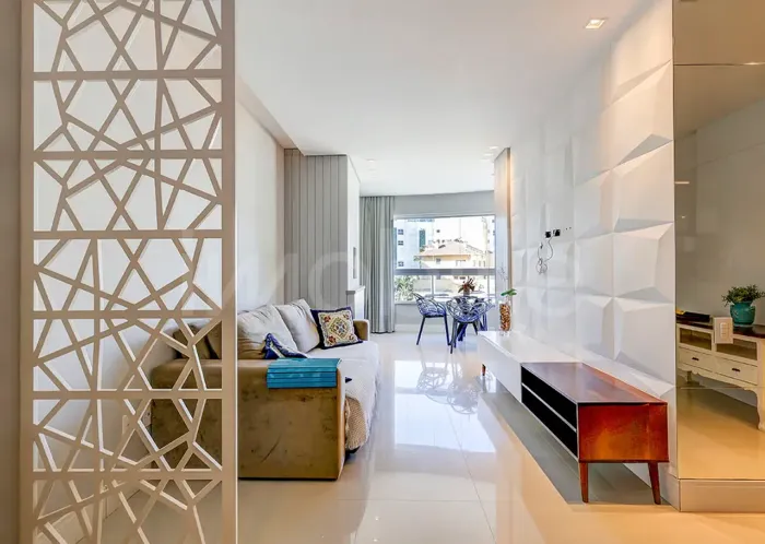 Apartamento mobiliado no Edifício Porto Madeiro na Praia Brava em Itajaí