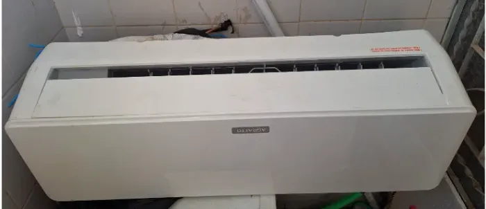 AR CONDICIONADO DE 12.000 BTUs