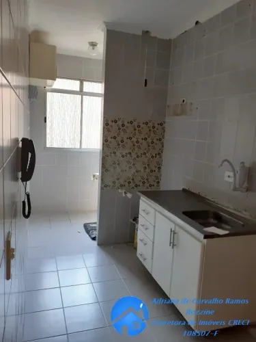 Apartamento com 2 dormitórios, varanda Cond. Castelo Branco - Carapicuiba