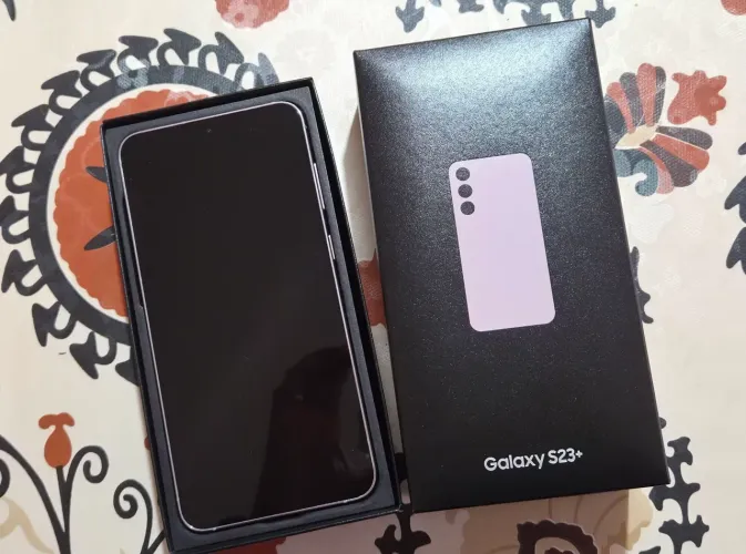 Celular samsung S23 plus rosa