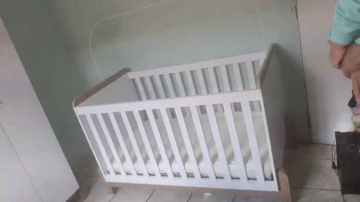Berço vira cama com colchao