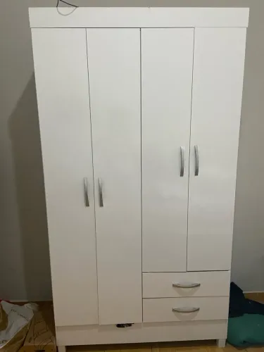 Guarda-roupa 4 portas 2 gavetas