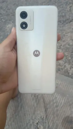 Celular todo bom , defeito : a câmera de trás não pega