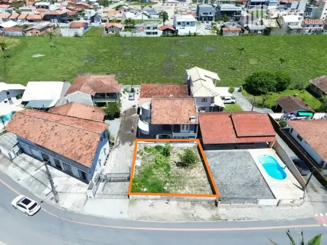Terreno comercial, murado e pronto para construir l Centro - BBS/SC