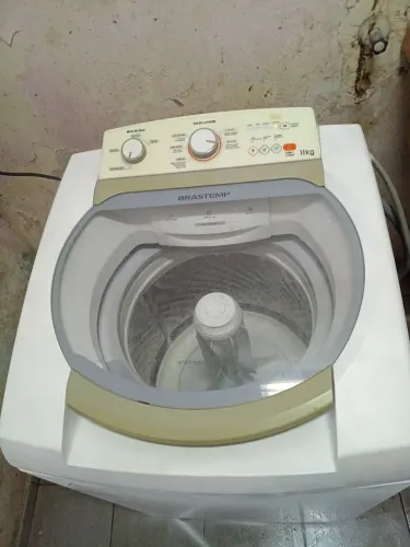 Máquina de lavar funcionando 11kg