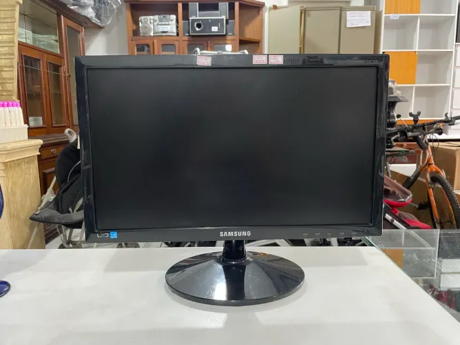 Monitor Samsung S19B300 18,5 Polegadas Com Defeito 