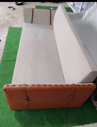 Estou vendendo esse sofá em linho e courino