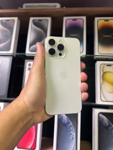 iPhone 15 Pro Max 256GB Seminovo em Perfeito Estado