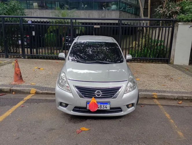 Nissan Versa SL 1.6 16V Flex Fuel 4P Mec. 2013