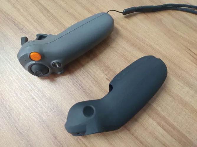 Dji controller Motion 3  em excelente estado de conservação com capinha de silicone 
