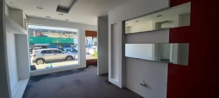 LOJA COM 30m2 LOCALIZADA PRÓXIMA À AV. WASHINGTON SOARES