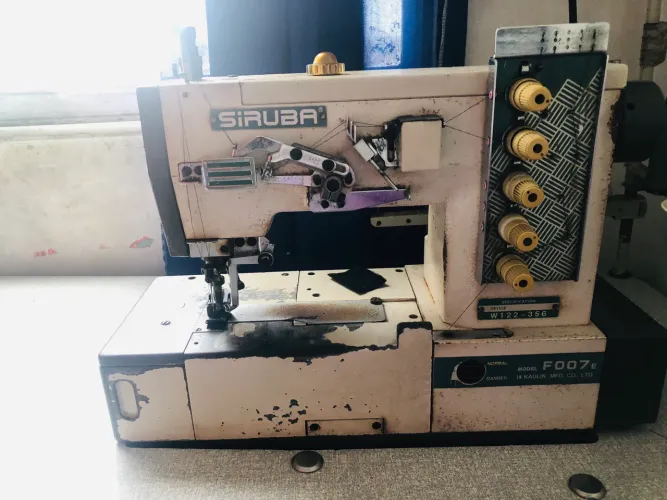 Máquina de Costura Industrial