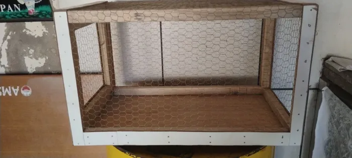 Vende se viveiro para pintinho 33x36x62 acomoda 10pintinho
