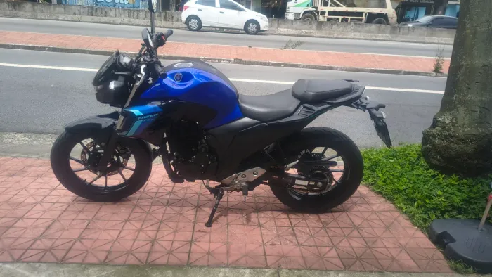 fz 25 2024 único dono