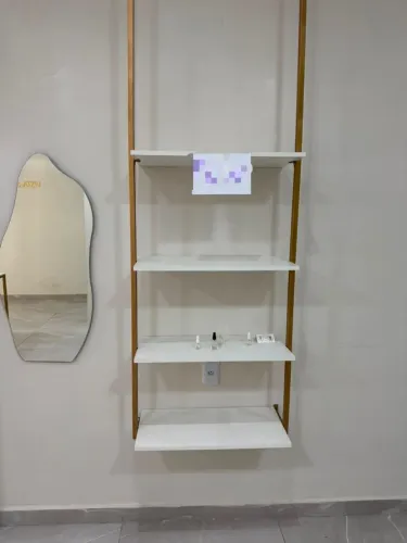 Vendo araras projetadas para loja.