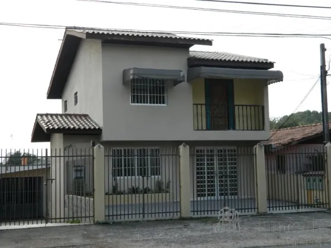 SOBRADO DUPLEX DE FRENTE PARA A RUA PARA ALUGAR NO BOQUEIRÃO - SCHMOELLER IMÓVEIS