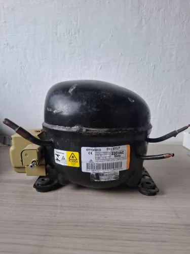 Compressor de geladeira (não sei se funciona)