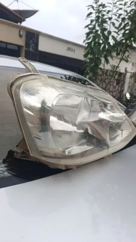 Faróis para carro Etios Toyota