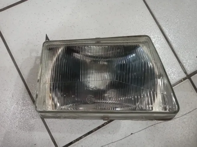 Farol Escort cht 83 a86 plástico