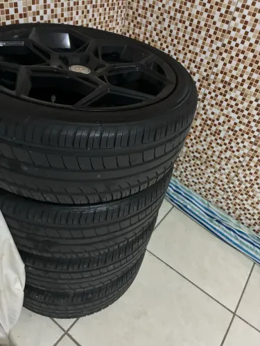 Aro e pneus 20 - Perfil 245/40/R20 - Furação 5x114 - Fortune