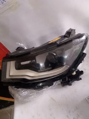 Farol lado esquerdo Compass 2018/19/20 de led 