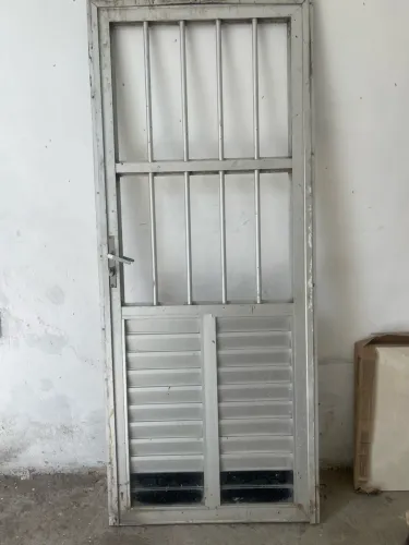 Porta de alumínio