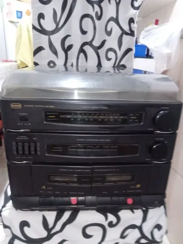 Toca discos, k7 e am fm. CCE