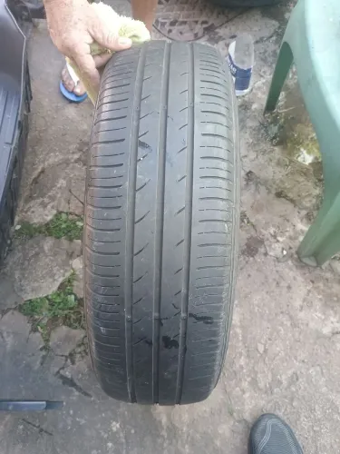 Pneu aro 15 195 65 15