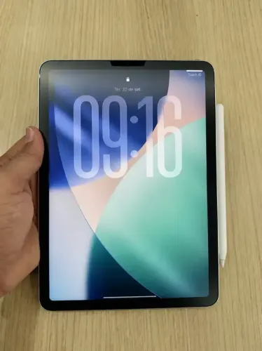  Ipad Air 5a Geração A2588 64gb 8gb 10.9 Cinza + Apple Pencil (Usado) Ipad Air 5a Geração 