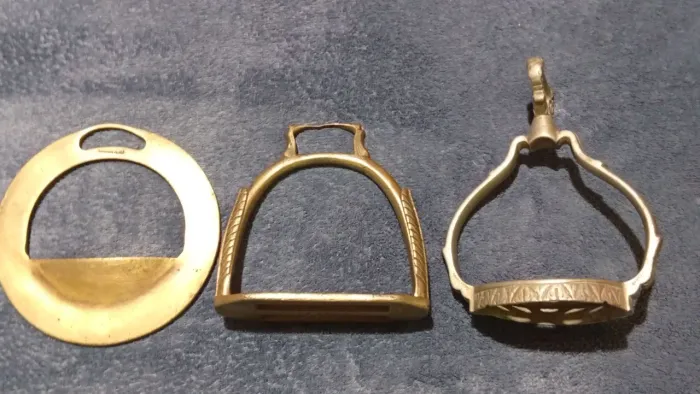 Combo com três estribos originais para decoração.Garantido, Corneta, Coqueiro Sholberg.