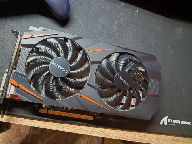 GTX 1060 6gb gigabyte
