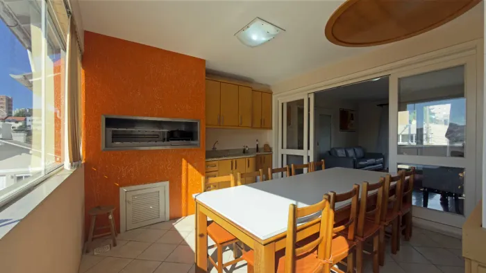 Casa 3 quartos - Universitário