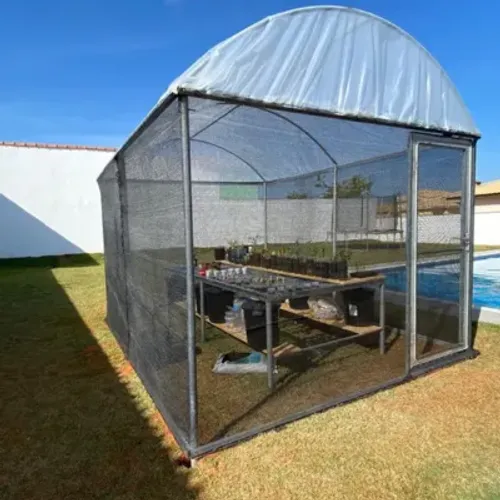 Oportunidade única! Mini Estufa Agrícola da renomada marca Tropical Estufas.