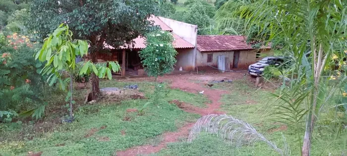 Chácara de 3 alqueires e 27 litros no município de Itaguari - Go