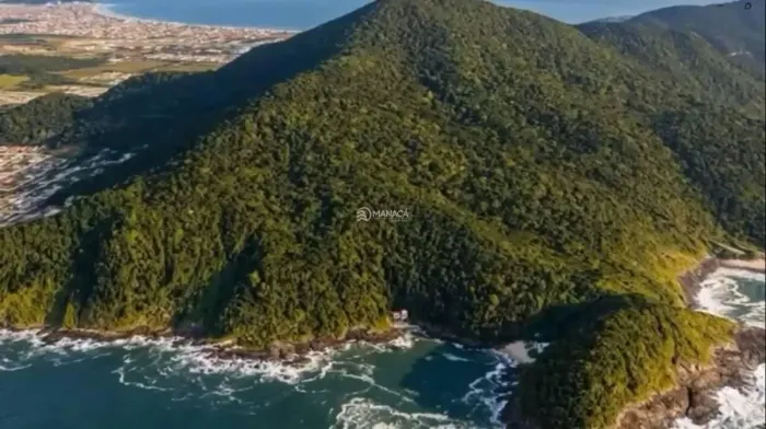 Lote em Penha-Sc. com 136.104 m², em costão, com duas praias particulares