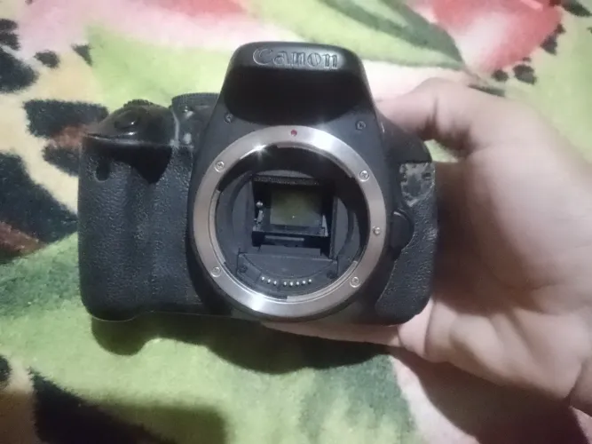Vendo câmera T3I da Canon ( corpo )