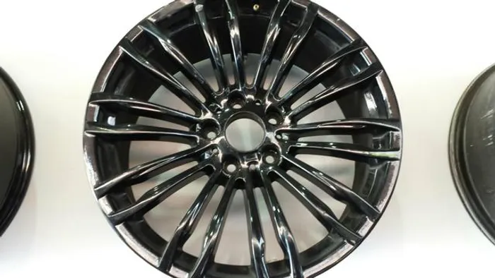 Roda aro 19 BMW M5 raiada Preta brilhante 320 5X120 jogo